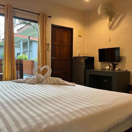 Vivi Hotel Resort Phuket Exterior photo