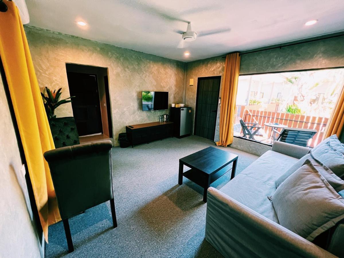 Vivi Hotel Resort Phuket Exterior photo